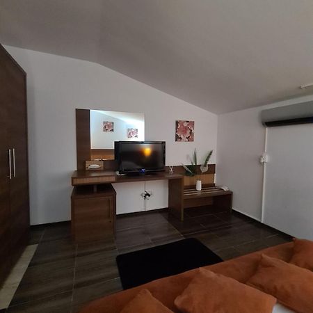 Garsoniera Privata Bed & Breakfast Bucharest Exterior photo
